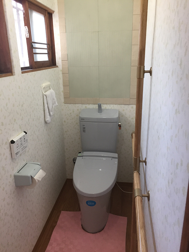 八尾市Ｔ様邸　トイレ入れ替え、サポート手摺取付